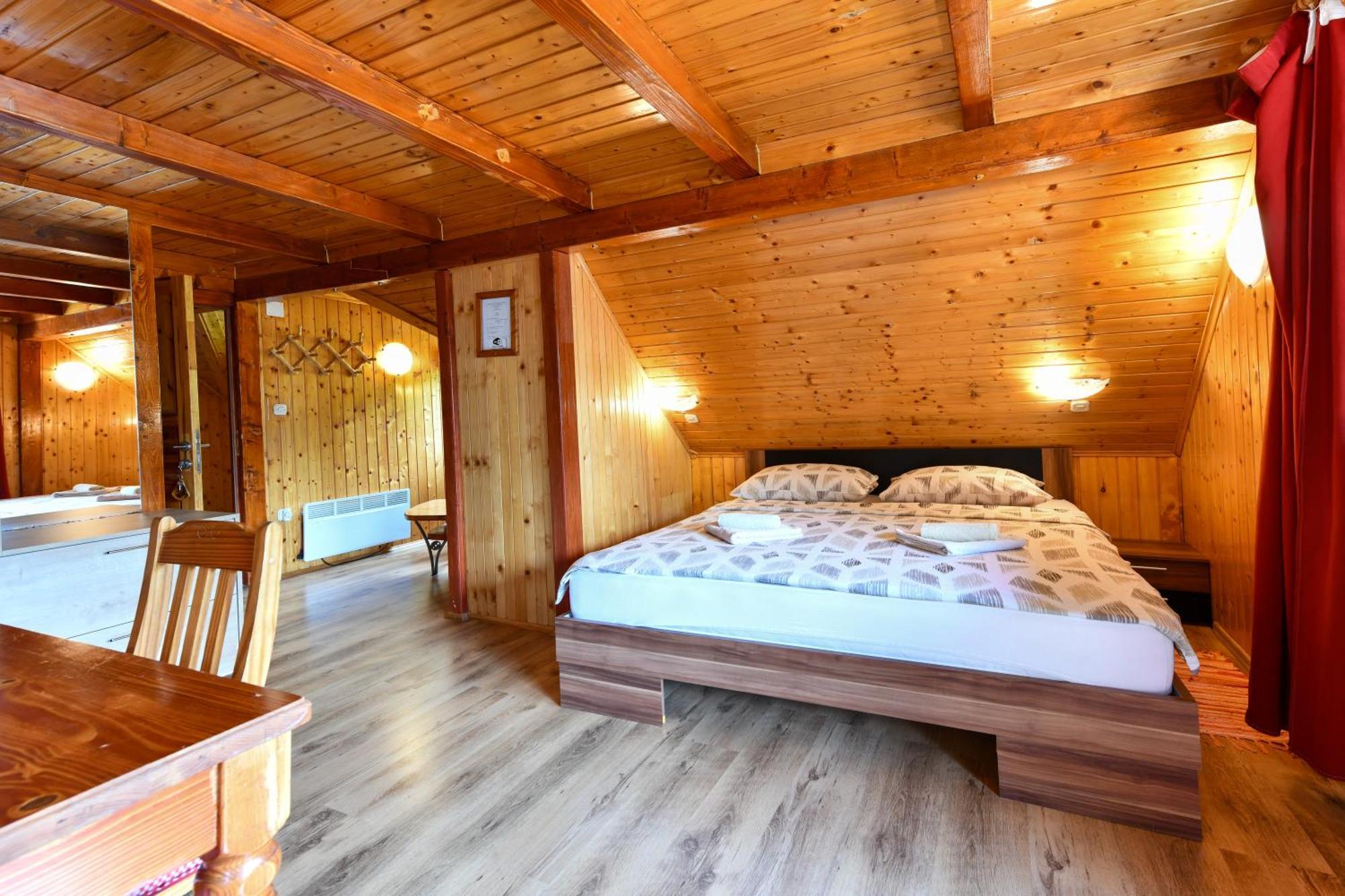 Guest House Martin Korana Esterno foto